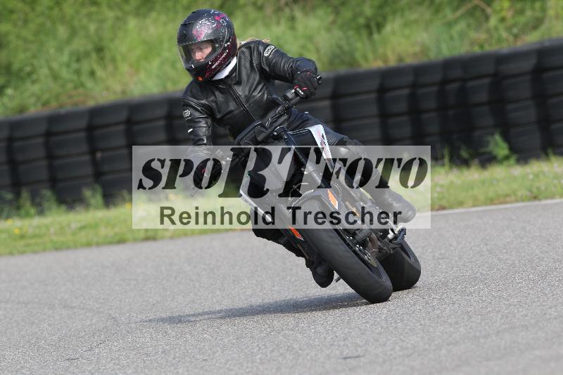 /Archiv-2025/10 23.04.2025 Cornu Master School ADR/gruen-vert/67